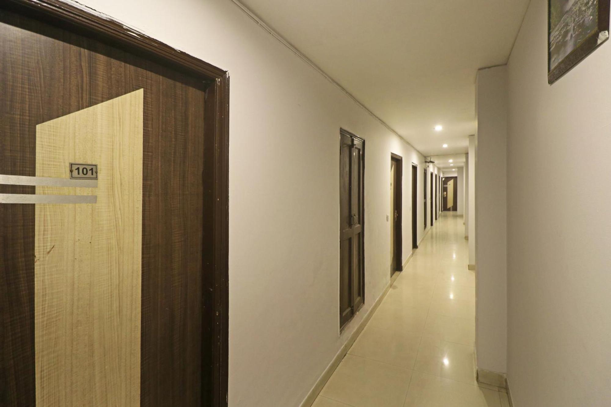 Hotel Samara Near Igi Airport Delhi 新德里 外观 照片